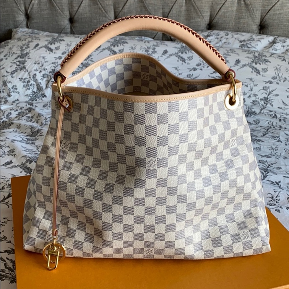Louis Vuitton Azur MM
